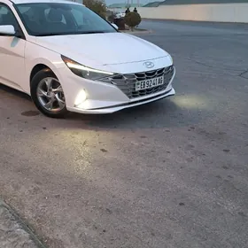 Hyundai Elantra 2021