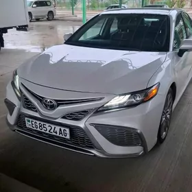 Toyota Camry 2021