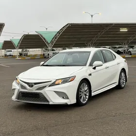 Toyota Camry 2019