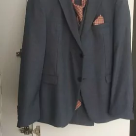 Мужской костюм -тройка