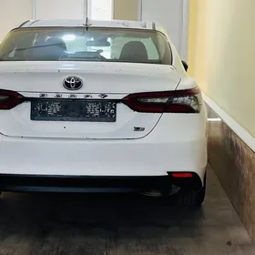 Toyota Camry 2022