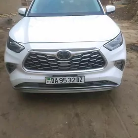 Toyota Highlander 2020