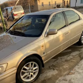 Toyota Camry 2000