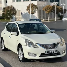 Nissan Tiida 2013