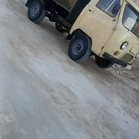 UAZ 452 1981
