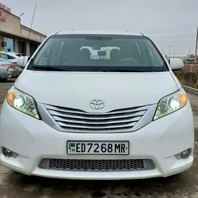 Toyota Sienna 2011