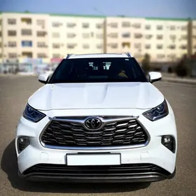 Toyota Highlander 2022