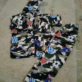 dwoyka ustli pesi oglanjyga