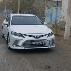 Toyota Camry 2020