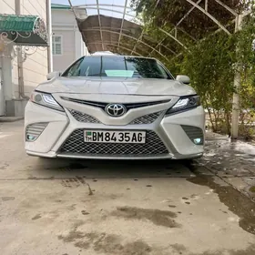 Toyota Camry 2018
