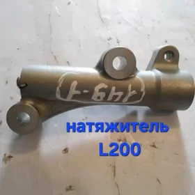 Натяжитель ремня  грм