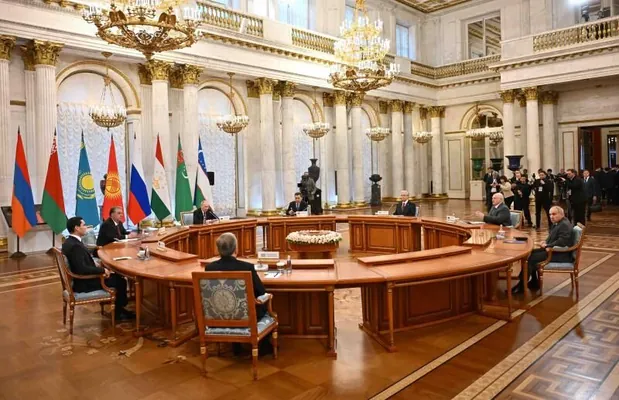 Сердар Бердымухамедов принял участие в неформальной встрече лидеров стран СНГ в Санкт-Петербурге