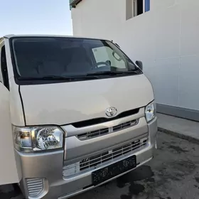 Toyota Hiace 2020
