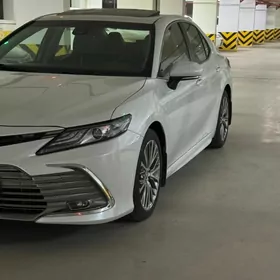 Toyota Camry 2020
