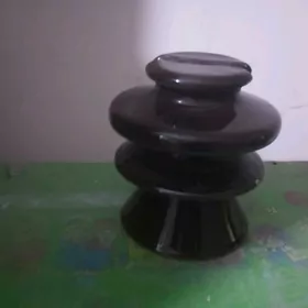 изолятор izolýator