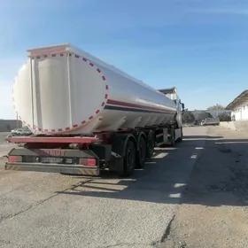 Schmitz Cargobull 2025