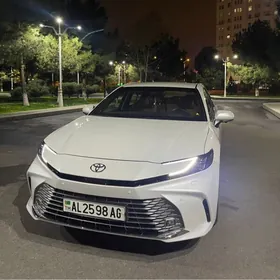 Toyota Camry 2025