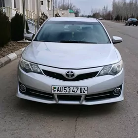 Toyota Camry 2014