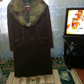 Пальто драповое с воротником