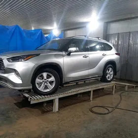 Toyota Highlander 2022