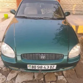 Hyundai Sonata 2001