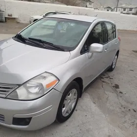 Nissan Versa 2011