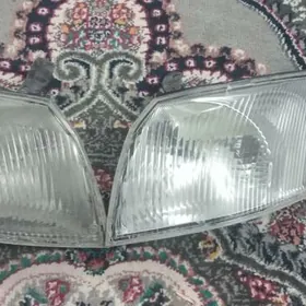 бабочка поваротник