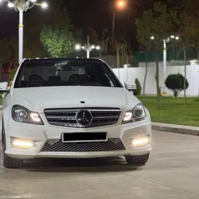 Mercedes-Benz C350 2012