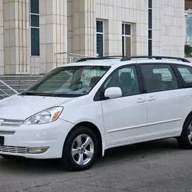 Toyota Sienna 2004