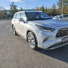 Toyota Highlander 2022