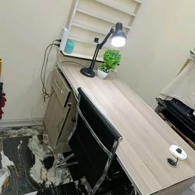 маникюрный стол