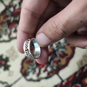 Kümüş-gyzyl ýüzük