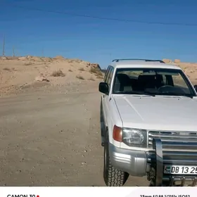 Mitsubishi Pajero 1995