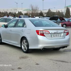 Toyota Camry 2013