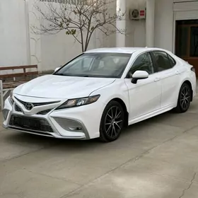 Toyota Camry 2022