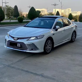 Toyota Camry 2021