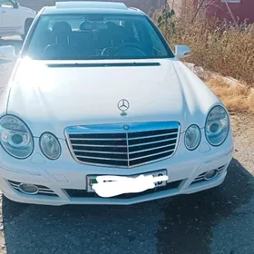 Mercedes-Benz E350 2005