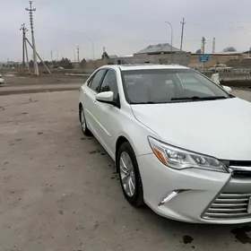 Toyota Camry 2017