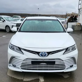 Toyota Camry 2021