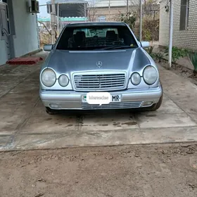 Mercedes-Benz E320 1996