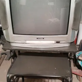 Телевизор с подставкой