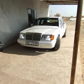 Mercedes-Benz 230E 1988