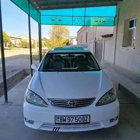 Toyota Camry 2004