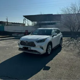 Toyota Highlander 2020