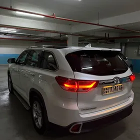 Toyota Highlander 2018