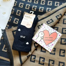 Шарф, носки подарочный набор