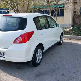Nissan Tiida 2006