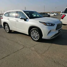 Toyota Highlander 2020
