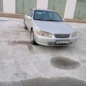 Toyota Camry 2000