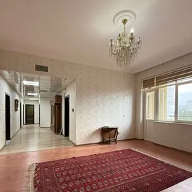 Sowetskiy 4 komnat amatly